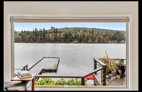 Lake McMurray Cabina | Lakefront Cottage