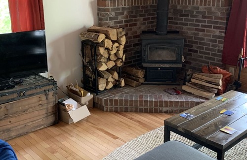 Smiths Corner Cabaña | Lakefront cottage w/hot tub, fire pit , kayaks