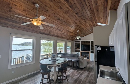 Twin Lakes Apartamento | Lakefront Cottage w/Boat Rentals