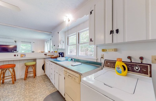 Mashpee Casa | Lakefront cottage with WiFi, partial AC, private pier, patio, & deck - 2 dogs ok