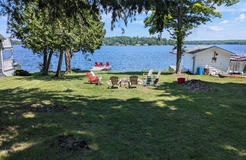 Kawartha Park Cabina | Lakefront cottage True cottage charm....wide open lake views