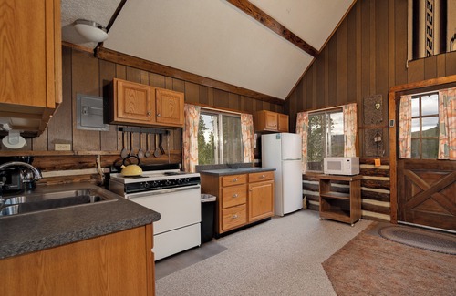 Grand Lake Cabaña | Coyote Cabin - ¡Cabaña encantadora y auténtica en el lago Sun Valley!