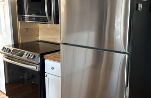 Gladwin Cabina | Lakefront cozy 2-bedroom cabin in welcoming Gladwin with WiFi, AC