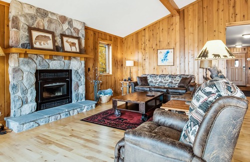 Presque Isle Casa | Lakefront, dog-friendly retreat w/ kayaks, canoe, basketball, & beach area