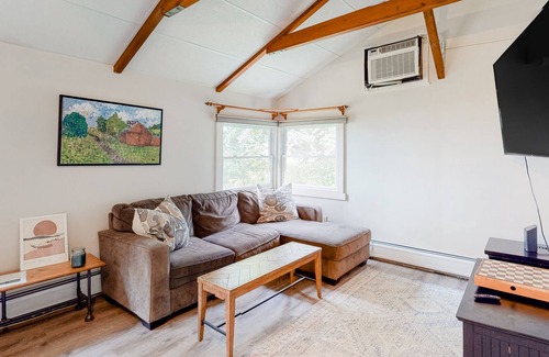 Swanton Casa | Lakefront, Dog-Friendly Home with High-Speed WiFi, Lake View, Kayak, & Firepit