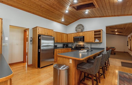 Turkey Neck Casa | Lakefront Dog Friendly Cottage w/ Dock & Fire Pit