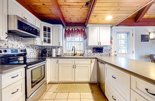 Lake Arrowhead Casa | Lakefront dog-friendly home with dock, waterfront deck, wood fireplace, & W/D