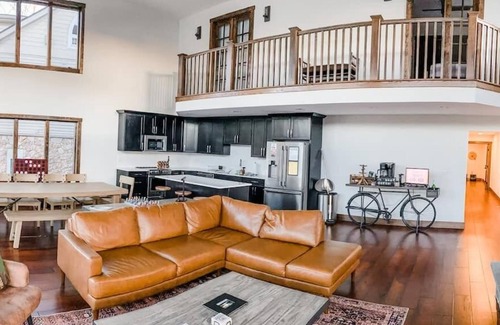 Lake Harmony Casa | Lakefront - Elevator - Private Beach - Best View