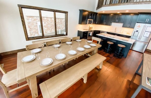 Lake Harmony Casa | Lakefront - Elevator - Private Beach - Best View
