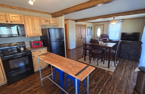 Quitman Casa | Lakefront Escape