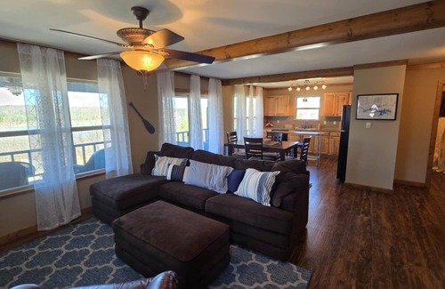 Quitman Casa | Lakefront Escape