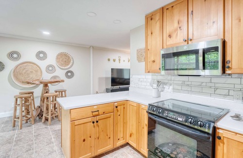 Springdale Casa | Beaver Lake Escape – Hot Tub & Fire Pit