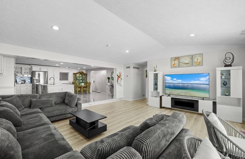 Higgins Lake Casa | Lakefront Escape – Your Premier Up North Retreat