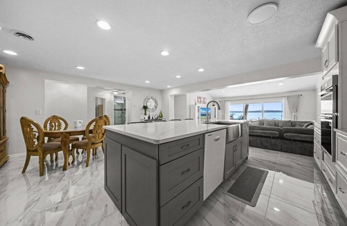 Higgins Lake Casa | Lakefront Escape – Your Premier Up North Retreat