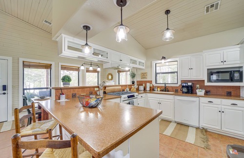 Longtown Casa | Lakefront Eufaula Vacation Rental w/ Private Dock
