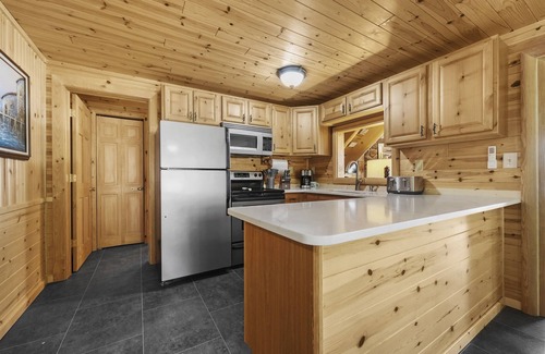Houghton Lake Chalet De Esquí | Lakefront - Fall Colors Family Getaway with Dock!