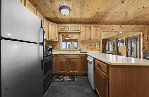Houghton Lake Chalet De Esquí | Lakefront - Fall Colors Family Getaway with Dock!