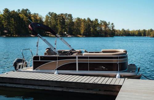 Mayfield Casa | Lakefront Family Beach Escape-SUP-Pontoon Rentals