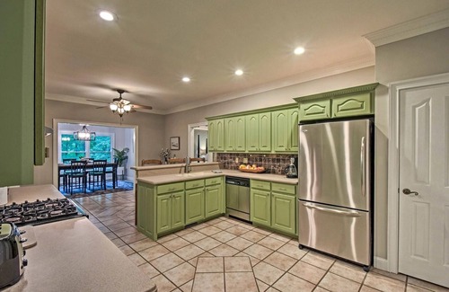 Dawsonville Casa | Lakefront family home w/ private 2-story dock & NEW outdoor deck for dining!