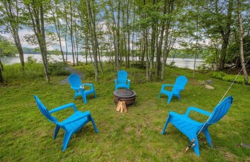 Gouldsboro Casa | Lakefront Family Home With Private Fishing Dock and Kayaks In Big Bass Lake