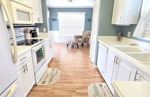 Vero Beach Casa | Lakefront Florida Home in 55+ community