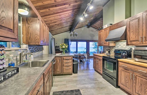 Forestville Casa | Lakefront Forestville Paradise w/ Private Beach!