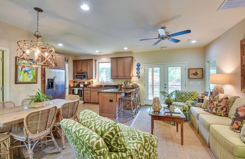 Seneca Casa | Lakefront Fun Near Clemson! Retreat w/Pool Access