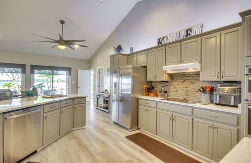 Cross Hill Casa | Lakefront Gem: Hot Tub, Boat Launch Near Greenwood