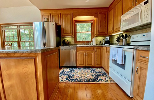 Reed Creek Casa | Lakefront gem on quiet Hartwell cove with private dock (sleeps 10-12)