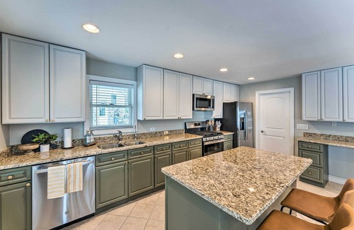 Powers Lake Casa | Lakefront Genoa City Home w/ Private Beach