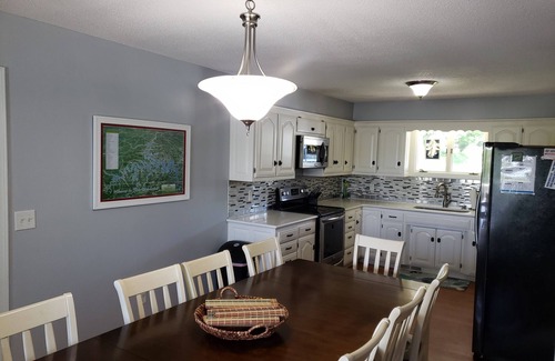 Shell Knob Casa | Remodelado 2019 True Lakefront - Pendiente suave al agua - para 18 personas