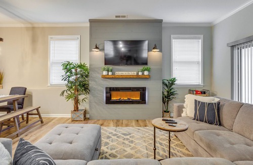 Dawsonville Cabaña | Lakefront Georgia Abode w/ Dock & Screened Patio!