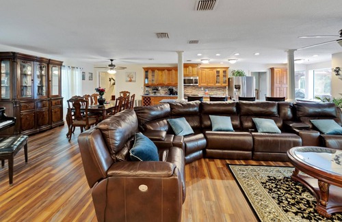 Seffner Community Alliance Casa | Lakefront Getaway - Luxurious Home - Pool & Games