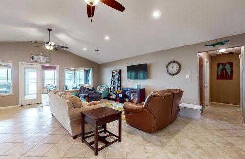 Cotton Gin Casa | Lakefront Getaway