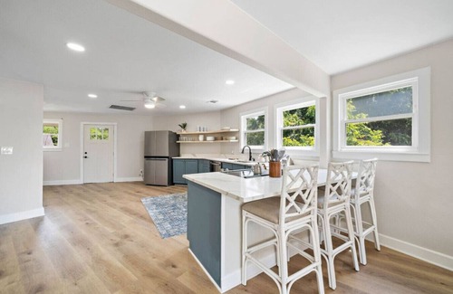West Livingston Casa | Lakefront Getaway with Pier and Pool