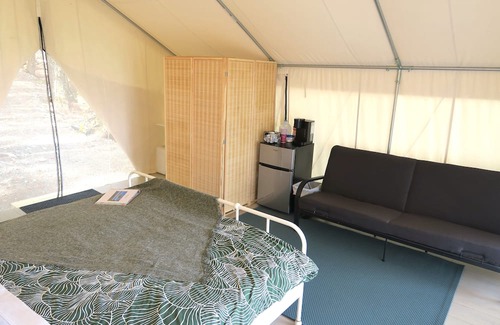 Mariaville Cabina | Lakefront Glamping Tent w/ensuite bathroom, King Bed, Fabulous View, near Acadia