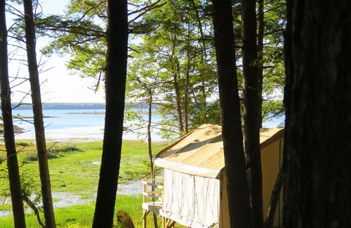 Mariaville Cabina | Lakefront Glamping Tent w/ensuite bathroom, King Bed, Fabulous View, near Acadia