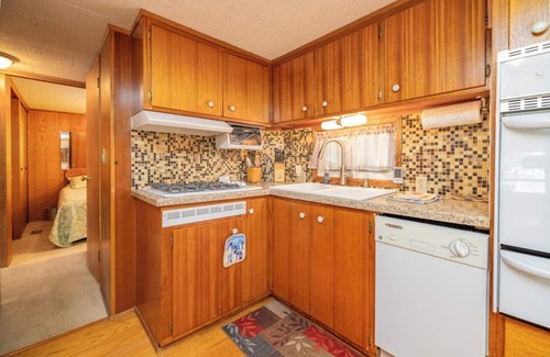 Wise Casa | Lakefront, Great Dock, Kayak, Pet-Friendly, Views