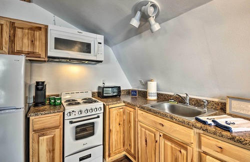 Town of Diana Cabina | Lakefront Harrisville Cabin w/ Dock & Decks!