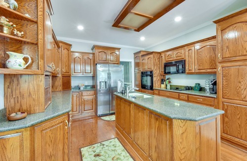 Reed Creek Casa | Lakefront Hartwell Retreat w/ Gas Grill & Deck!