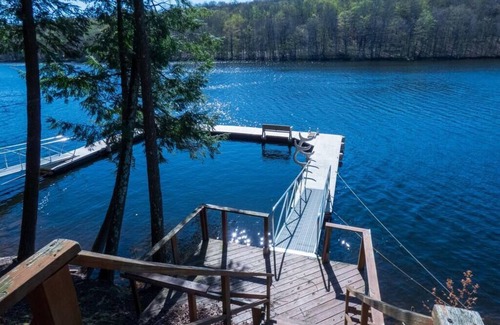 Monticello Casa | Lakefront Haven Cottage