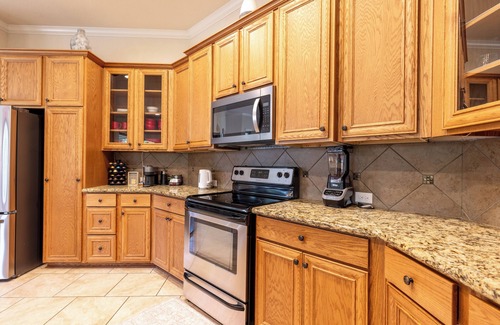 Quinlan Casa | Lakefront Haven- Relax, Fish, Dock on Lake Tawakoni