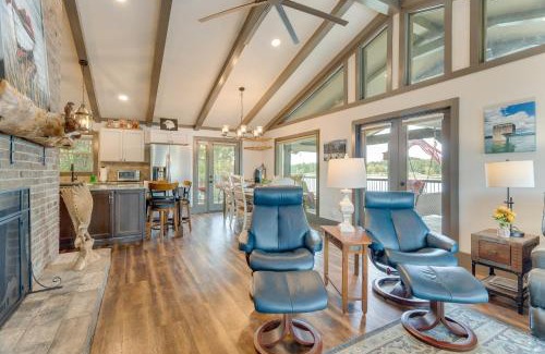 Hayesville Casa | Lakefront Hayesville Retreat with Private Swim Dock