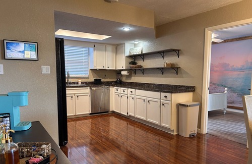 The Lakes Casa | Lakefront Home Air Hockey, Pool Table & Fast Wi-Fi