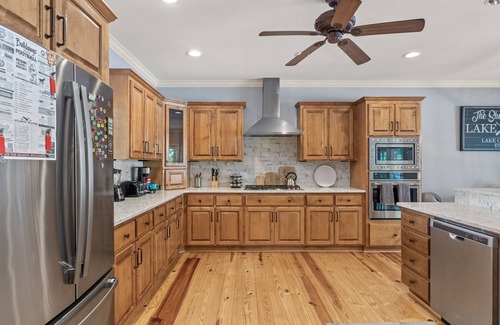 Lake Oconee Casa | LAKEFRONT HOME DIRECTLY ON LAKE OCONEE WITH BOAT RENTAL