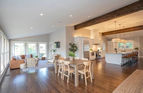 Gallatin Casa | Lakefront Home! Game Tables and Boat Dock