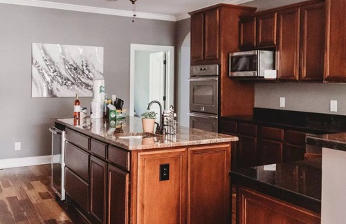Bracey Casa | ★Lakefront Home Gaston Getaway★6 BDR★BBQ★Sleep 22