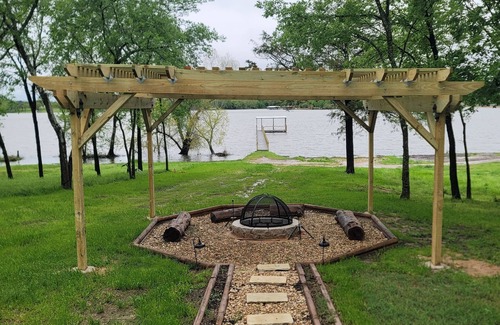 Wills Point Casa | LAKEFRONT HOME in Lake Tawakoni -Wills Point