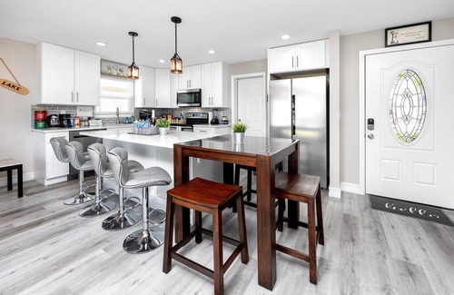 Lake Shore Estates Casa | Lakefront home near beaches with waterview, pets ok