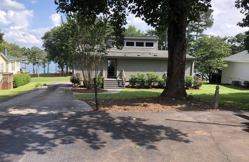 Townville Casa | Lakefront Home On Lake Hartwell